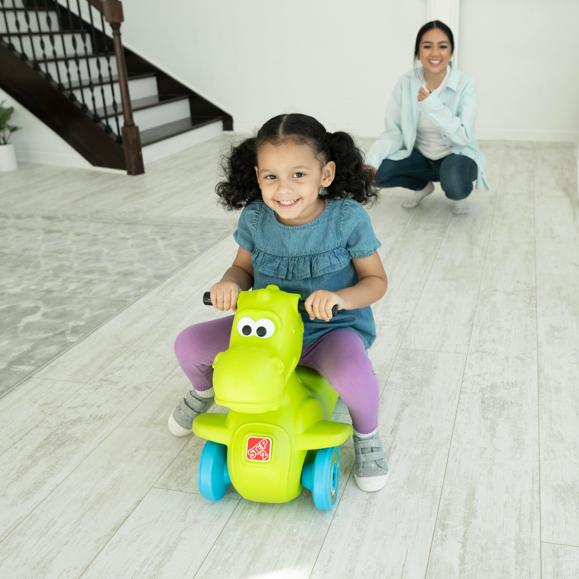 Dino Dash Foot-to-Floor Ride-On™ - Image 2