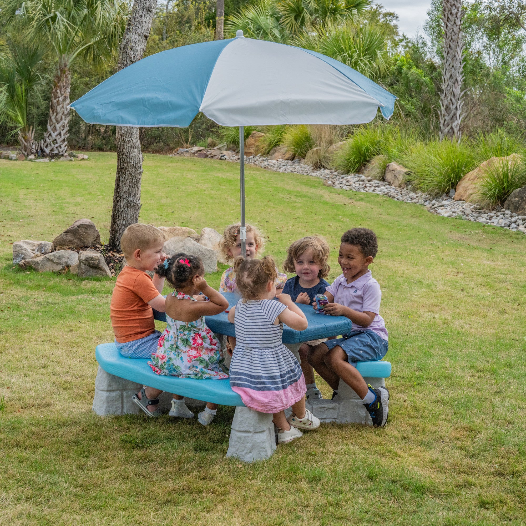 Sun & Fun Picnic Table with Umbrella™ - Image 2