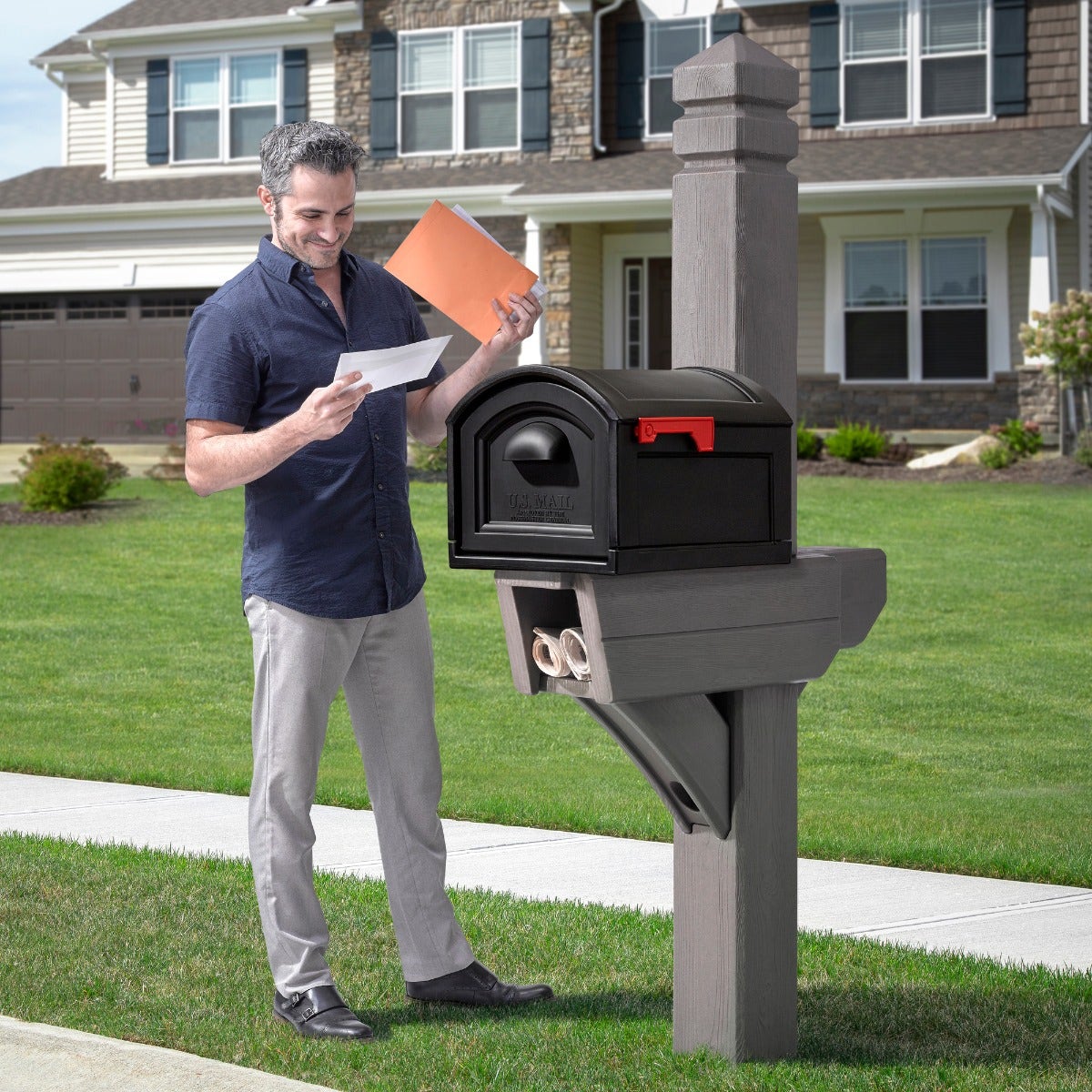 Highland Mail Post & XL Black Mailbox™ - Image 3