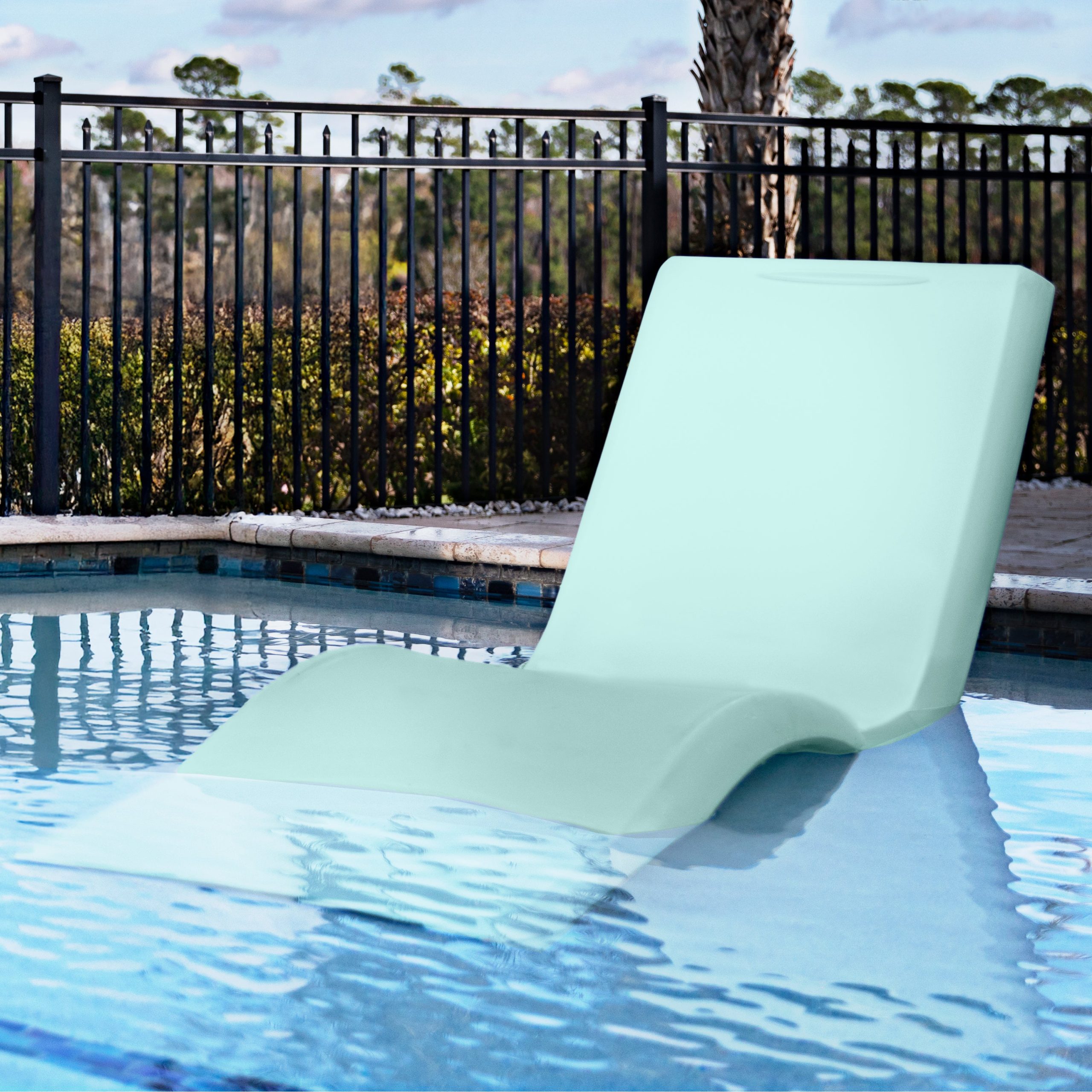 Vero Pool Lounger™ - Image 2